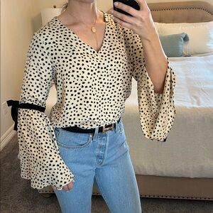 Animal print bell sleeve Halogen top